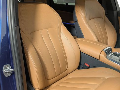 Used 2019 BMW X5 xDrive50i w/ M Sport Package image 32