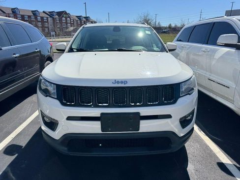 Used 2019 Jeep Compass Latitude w/ Cold Weather Group image 2