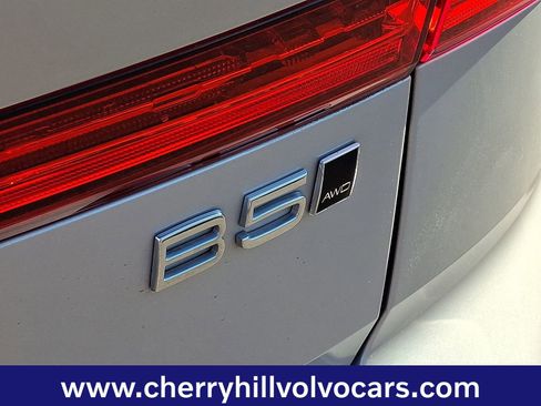 Certified 2023 Volvo XC60 B5 Plus w/ Climate Package image 31