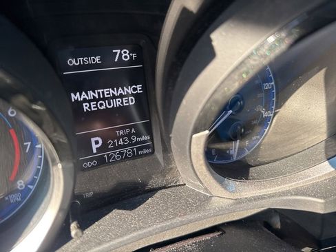 Used 2015 Toyota Corolla S image 32