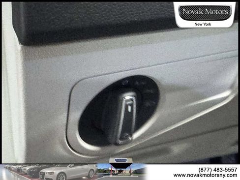 Used 2023 Volkswagen Tiguan SE AWD/4WD image 15
