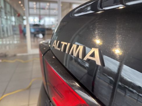 Used 2024 Nissan Altima 2.5 SV image 10