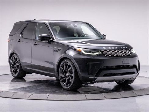 New 2025 Land Rover Discovery S image 7