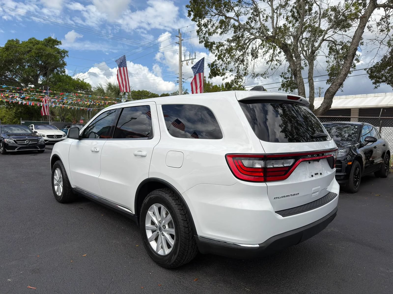Used 2019 Dodge Durango SXT w/ 3rd Row Seating Group RWD image 12