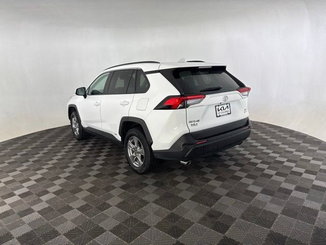 Used 2025 Toyota RAV4 XLE AWD/4WD image 9