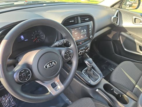 Used 2020 Kia Soul S FWD image 15