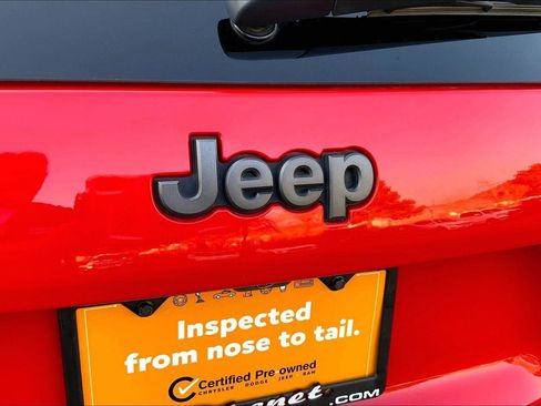 Certified 2019 Jeep Cherokee Trailhawk w/ Comfort/Convenience Group image 31