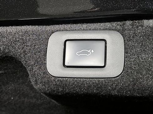 Used 2023 Lexus LS 500h AWD w/ Luxury Package image 34