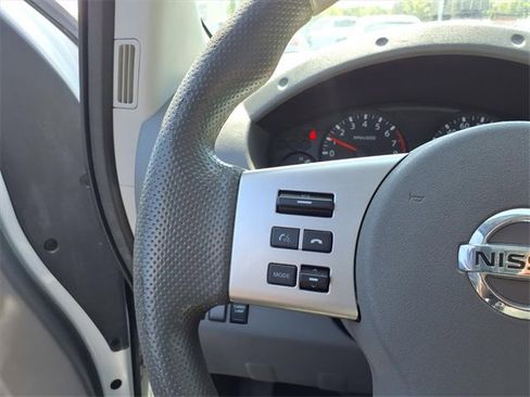 Used 2019 Nissan Frontier SV image 9