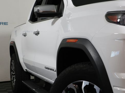 Used 2024 GMC Canyon Denali AWD/4WD image 3