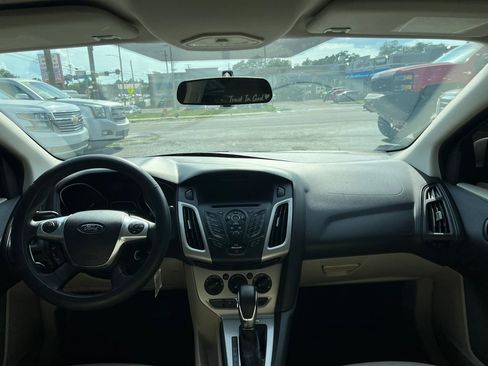 Used 2014 Ford Focus SE FWD image 11