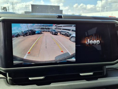 Certified 2025 Jeep Wrangler Sahara image 5