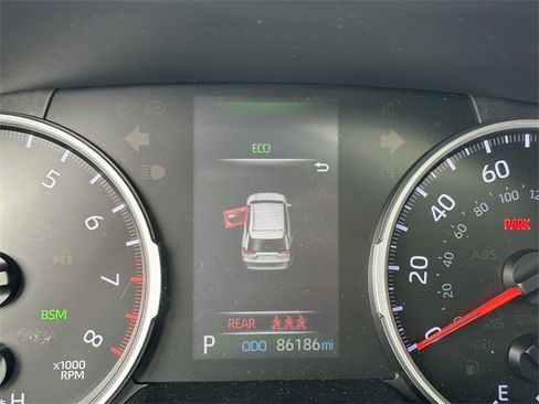 Used 2020 Toyota RAV4 XLE Premium image 15