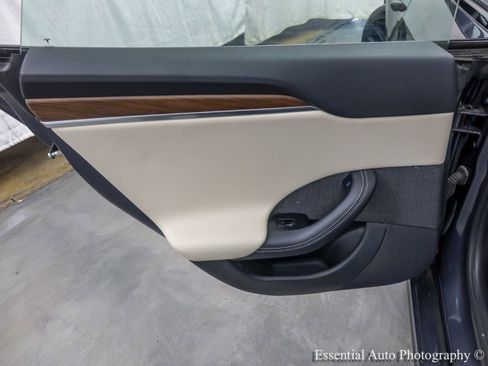 Used 2022 Tesla Model S image 37