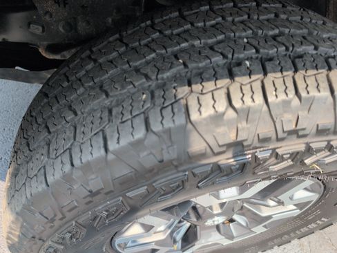 Used 2023 Toyota Tacoma TRD Off-Road w/ TRD Premium Off Road Package AWD/4WD image 12