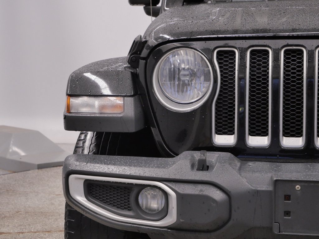 Used 2019 Jeep Wrangler Unlimited Sahara AWD/4WD image 12