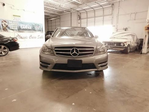 Used 2014 Mercedes-Benz C 250 C 250 Luxury Sedan 4D w/ Multimedia Package image 5