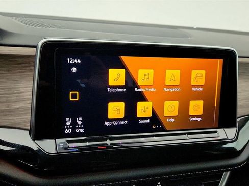 Used 2024 Volkswagen Atlas SEL Premium R-Line image 18