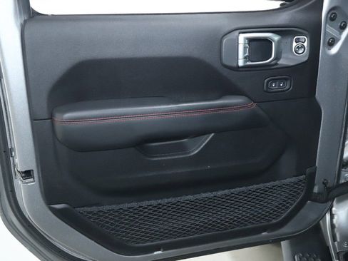 Used 2020 Jeep Gladiator Rubicon image 16