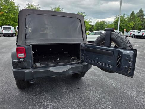 Used 2017 Jeep Wrangler Unlimited Sport w/ Quick Order Package 24S AWD/4WD image 7