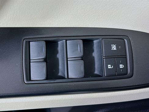 Used 2022 Lexus GX 460 Premium w/ Premium Package image 14