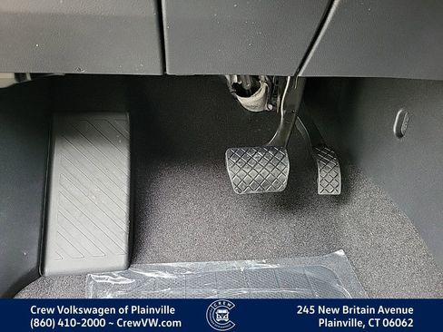 New 2026 Volkswagen Atlas Cross Sport SE image 39