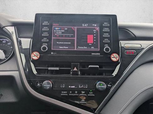 Used 2024 Toyota Camry SE image 14