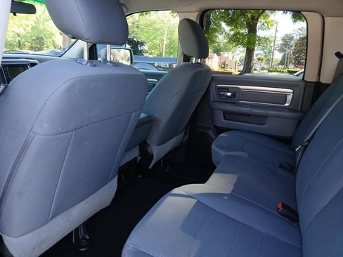 Used 2020 RAM 1500 Classic SLT AWD/4WD image 12