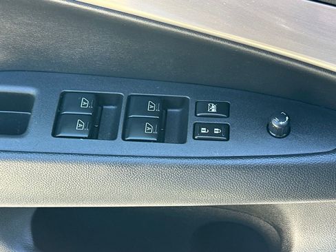 Used 2015 INFINITI Q40 AWD w/ Moonroof Package image 16