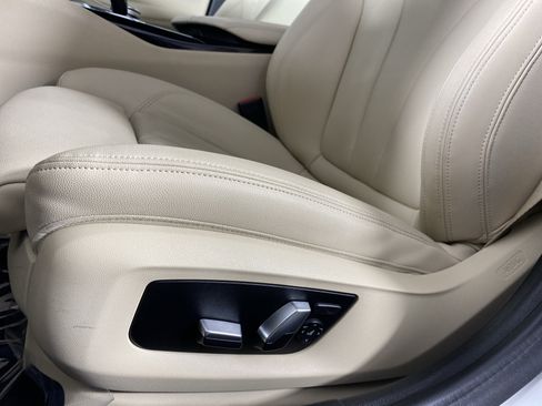 Used 2019 BMW 530i xDrive w/ Convenience Package image 19