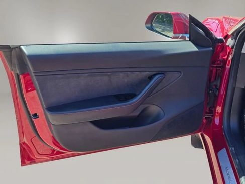 Used 2018 Tesla Model 3 Long Range RWD image 10