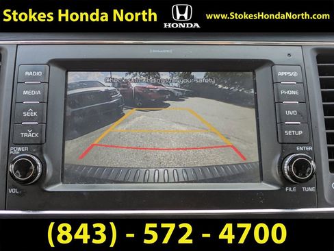 Used 2017 Kia Sedona LX w/ LX Essentials Premium Package image 27