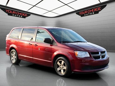 Used 2018 Dodge Grand Caravan SE w/ UConnect Hands-Free Group image 7
