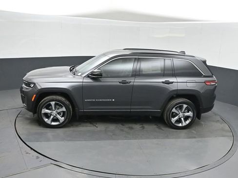 New 2026 Jeep Grand Cherokee Limited w/ Trailer Tow Package RWD image 34
