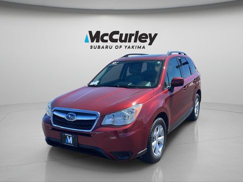 Used 2014 Subaru Forester 2.5i Premium w/ All-Weather Package AWD/4WD image 9