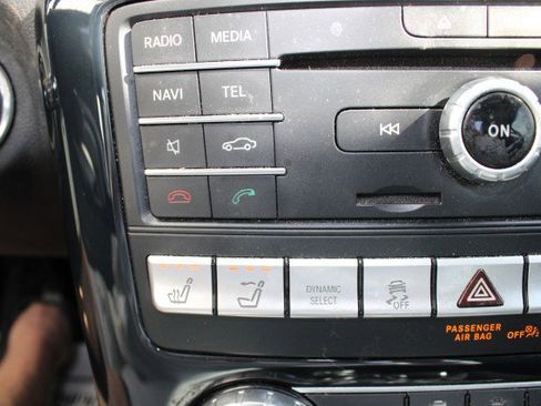 Used 2019 Mercedes-Benz SLC 300 image 25