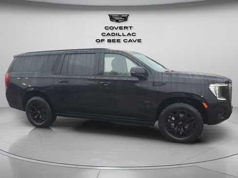 Used 2022 GMC Yukon XL AT4 image 12
