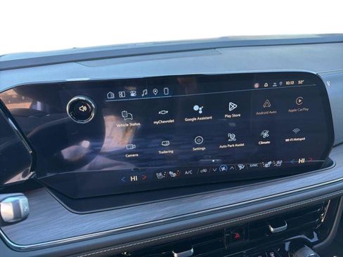 New 2026 Chevrolet Suburban Premier w/ Sun And Tow Package AWD/4WD image 14