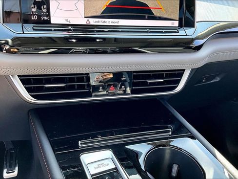 New 2026 Volkswagen Atlas Peak Edition AWD/4WD image 16