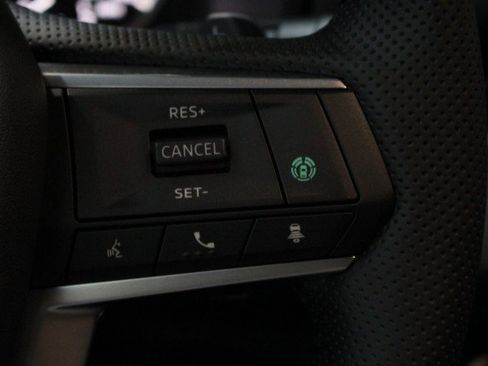 New 2025 Mitsubishi Outlander SE image 10