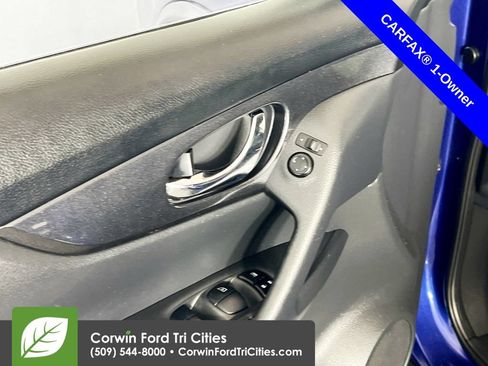 Used 2020 Nissan Rogue SV AWD/4WD image 12