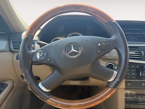 Used 2010 Mercedes-Benz E 350 4MATIC Sedan image 10