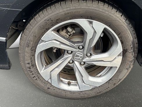 Used 2018 Honda Accord EX image 4