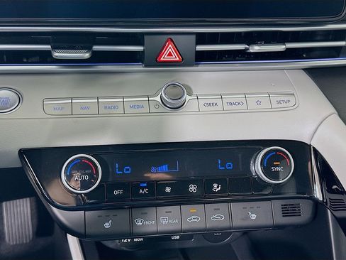 New 2025 Hyundai Elantra Limited image 14