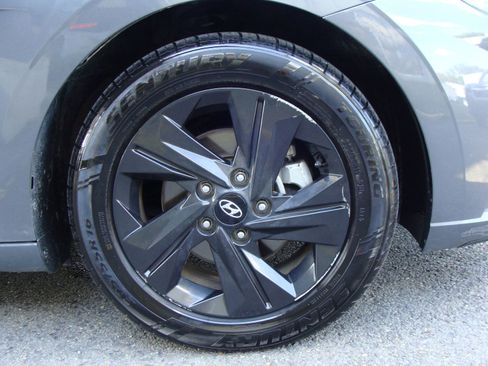 Used 2023 Hyundai Elantra SEL w/ Preferred Accessory Package image 31