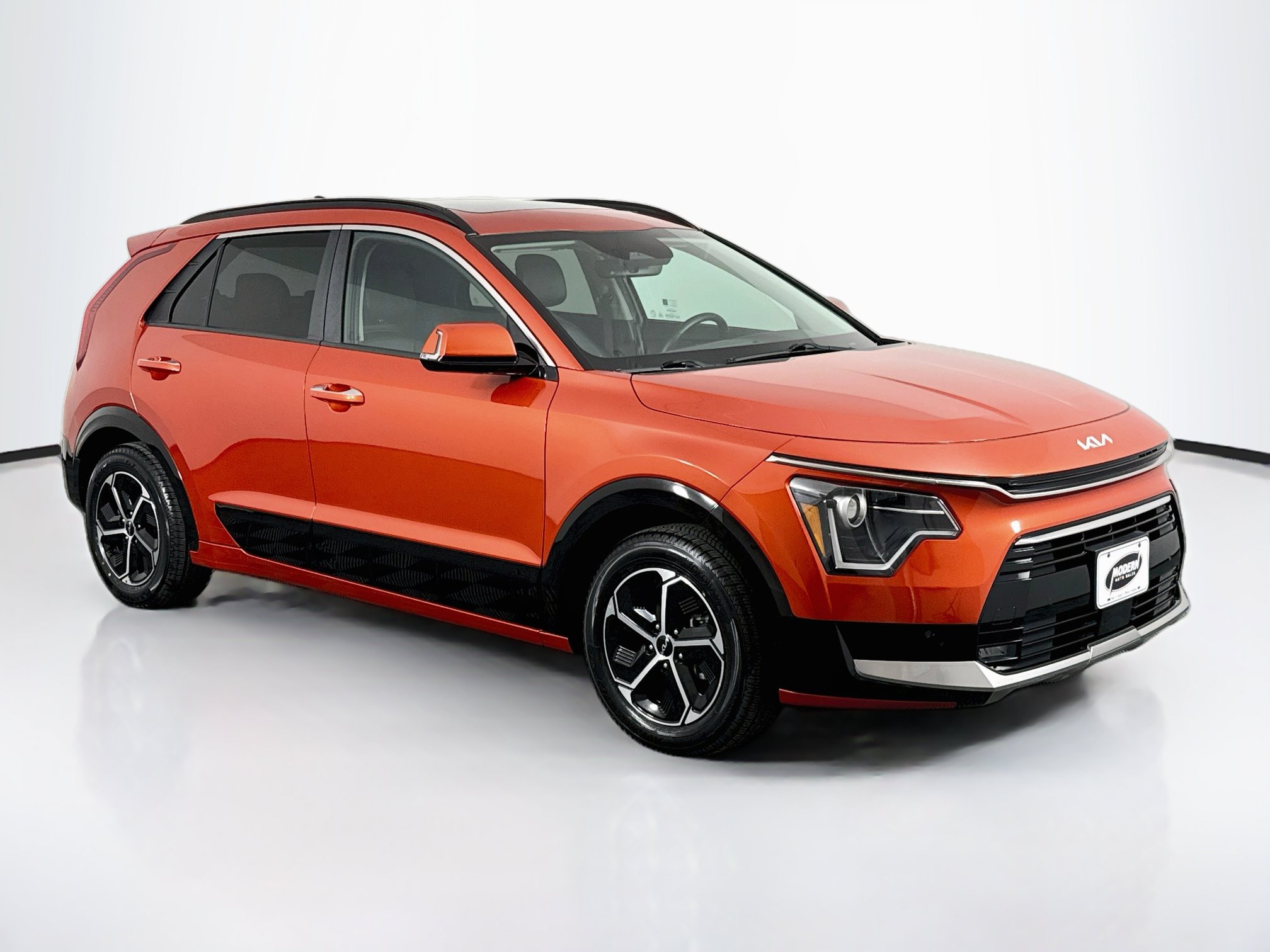 Used 2023 Kia Niro FWD image 2