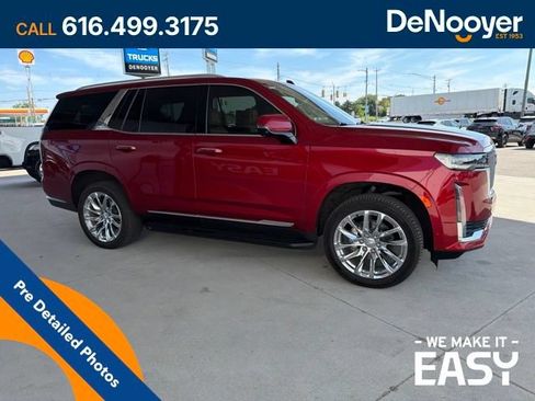 Used 2023 Cadillac Escalade Premium Luxury w/ LPO, Radiant Package AWD/4WD image 4
