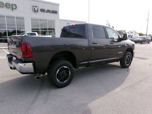 New 2025 RAM 2500 Laramie AWD/4WD image 4