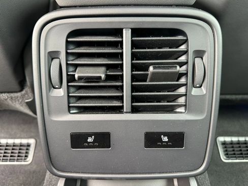 Certified 2025 Porsche Taycan Turbo AWD/4WD image 36