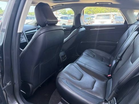 Used 2020 Ford Fusion Titanium AWD/4WD image 17